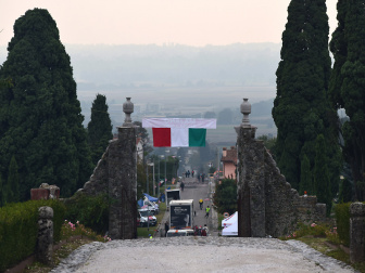 Giro d'Italia beim Castello di Susans