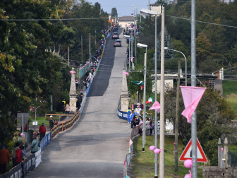 Giro d'Italia beim Castello di Susans
