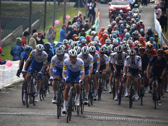 Giro d'Italia beim Castello di Susans