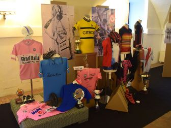 Giro d'Italia beim Castello di Susans