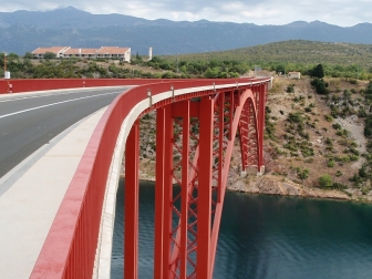 Maslenica Brücke