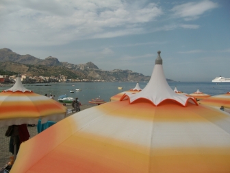 Blick nach Taormina